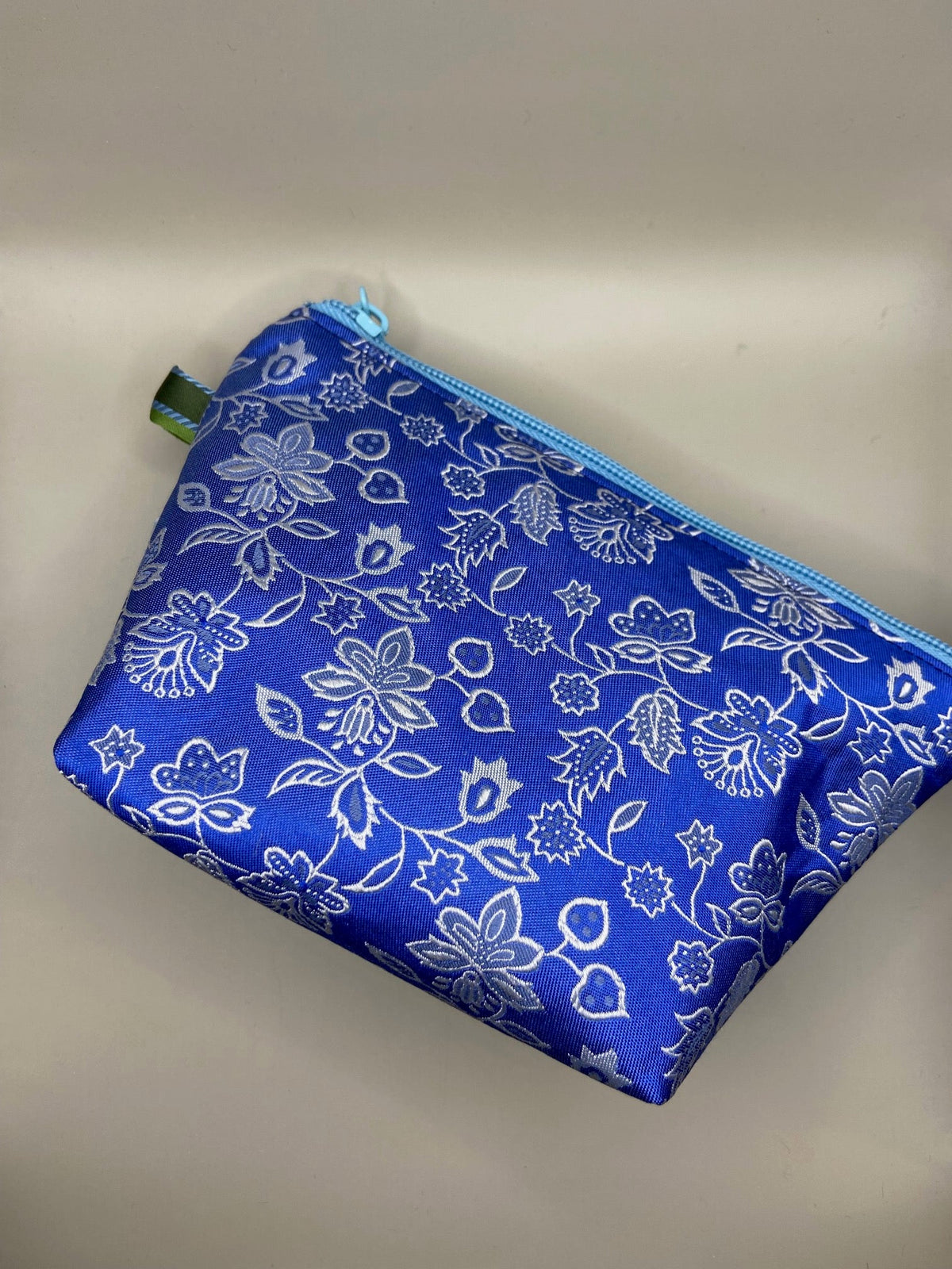 MAKE UP BAGS