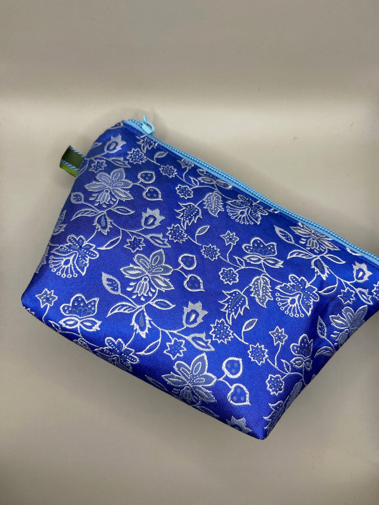 MAKE UP BAGS
